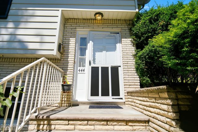 444 W Lookout Avenue, Hackensack, NJ 07601