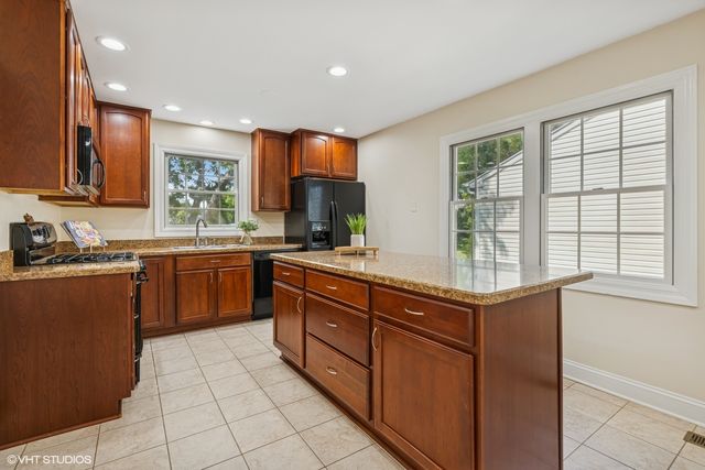 5110 Chambers Drive, Hoffman Estates, IL 60010