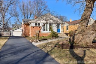 882 Hillside Avenue, Glen Ellyn, IL 60137
