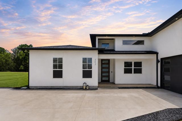307 Chisholm TRL, Bastrop, TX 78602