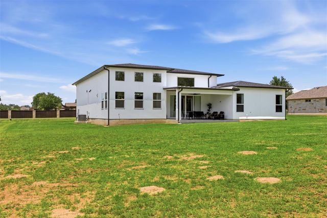 307 Chisholm TRL, Bastrop, TX 78602