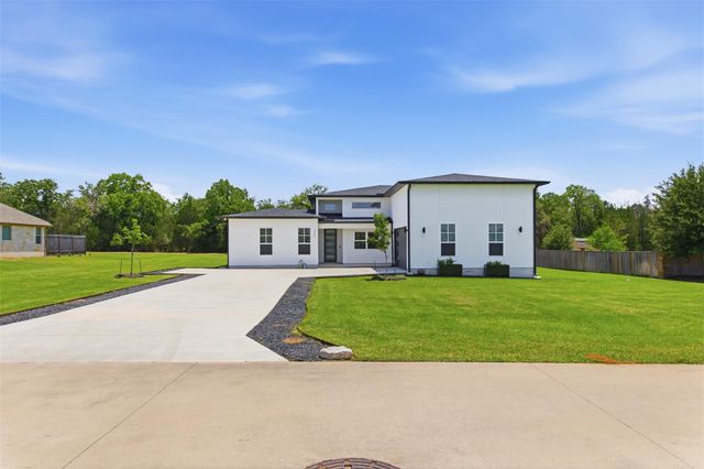 307 Chisholm TRL, Bastrop, TX 78602