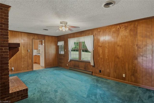 707 Fairidge Drive, Jamestown, NC 27282