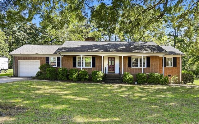 707 Fairidge Drive, Jamestown, NC 27282