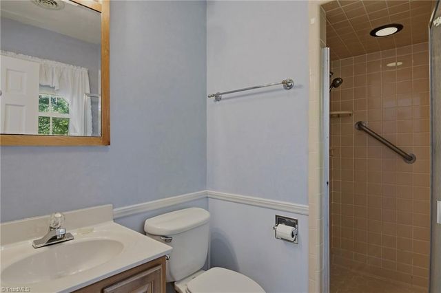 707 Fairidge Drive, Jamestown, NC 27282