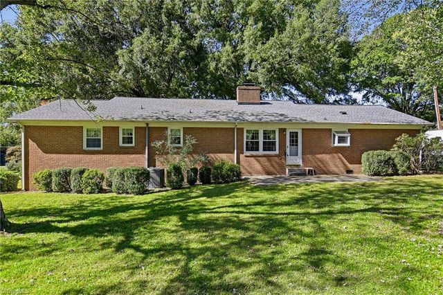 707 Fairidge Drive, Jamestown, NC 27282