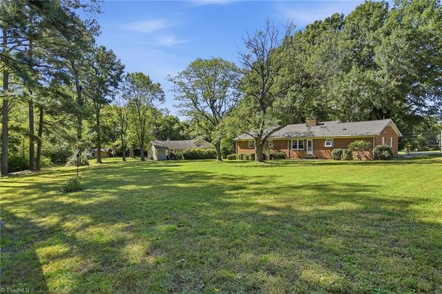 707 Fairidge Drive, Jamestown, NC 27282
