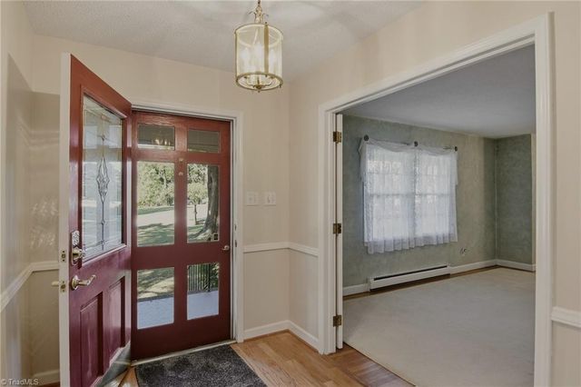 707 Fairidge Drive, Jamestown, NC 27282
