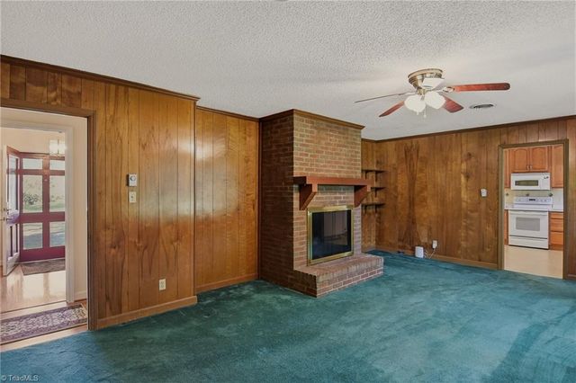 707 Fairidge Drive, Jamestown, NC 27282