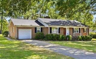 707 Fairidge Drive, Jamestown, NC 27282