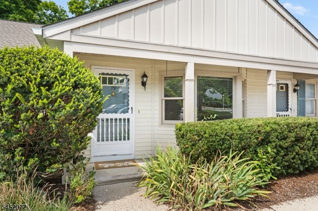 79 Carriage Ln, Sparta Twp., NJ 07871