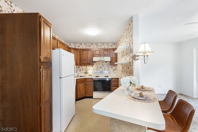79 Carriage Ln, Sparta Twp., NJ 07871