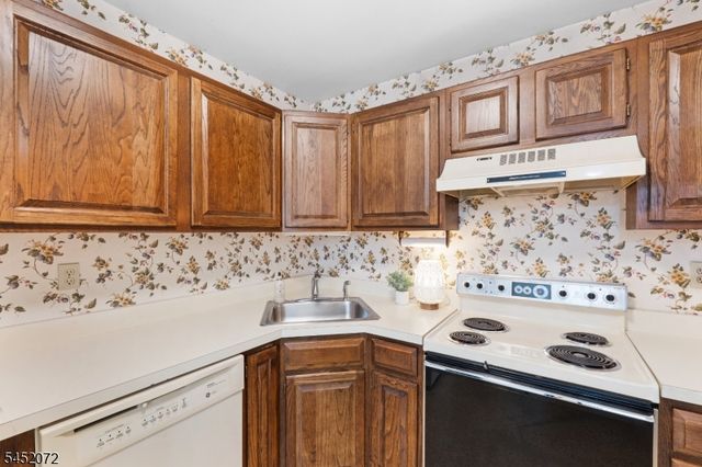 79 Carriage Ln, Sparta Twp., NJ 07871