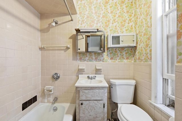 43 Morris St, Boston, MA 02128