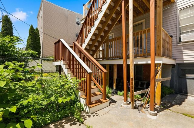 43 Morris St, Boston, MA 02128