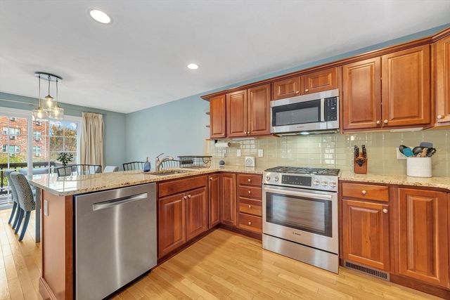 24 River Point Dr 6, Ipswich, MA 01938