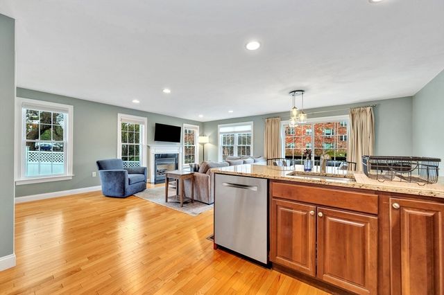 24 River Point Dr 6, Ipswich, MA 01938