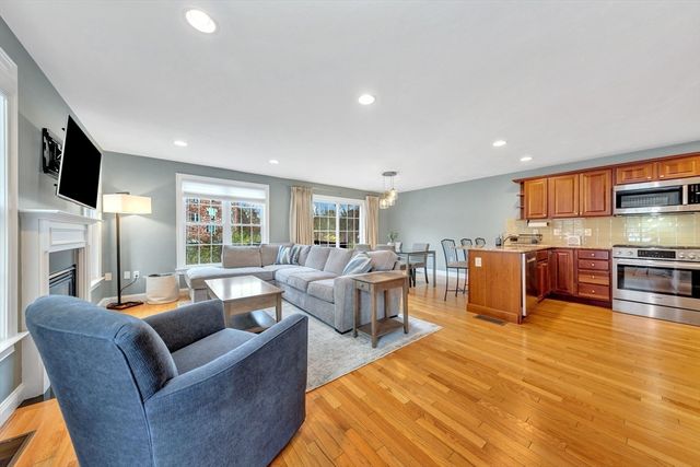 24 River Point Dr 6, Ipswich, MA 01938