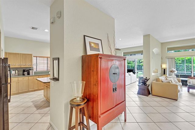 3711 Falcon Ridge Circle, Weston, FL 33331