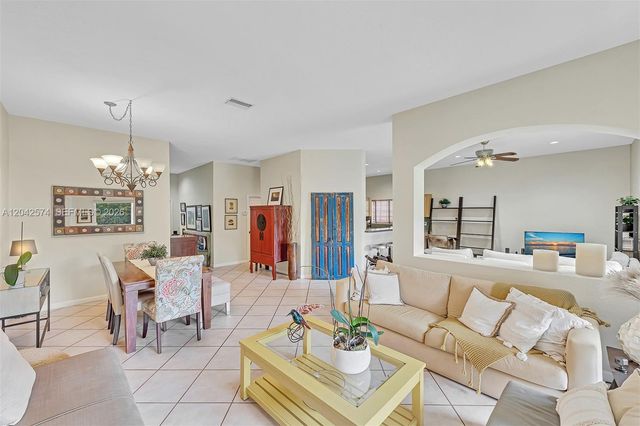 3711 Falcon Ridge Circle, Weston, FL 33331