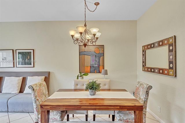 3711 Falcon Ridge Circle, Weston, FL 33331