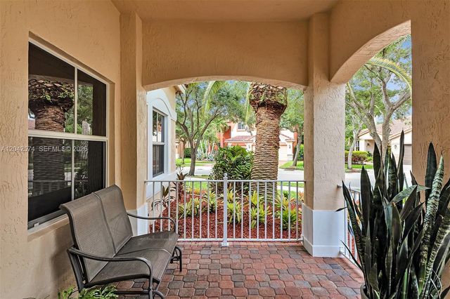 3711 Falcon Ridge Circle, Weston, FL 33331