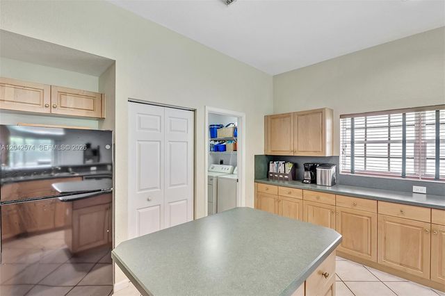 3711 Falcon Ridge Circle, Weston, FL 33331