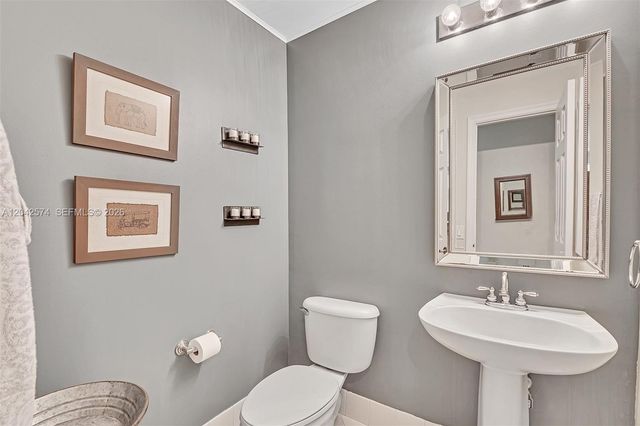 3711 Falcon Ridge Circle, Weston, FL 33331