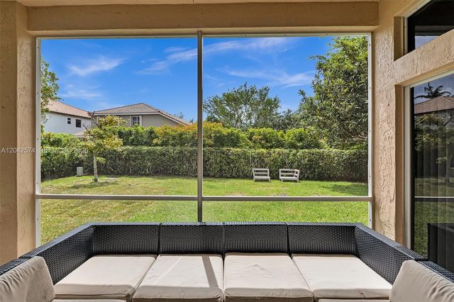 3711 Falcon Ridge Circle, Weston, FL 33331