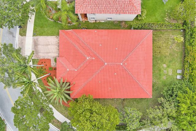 3711 Falcon Ridge Circle, Weston, FL 33331