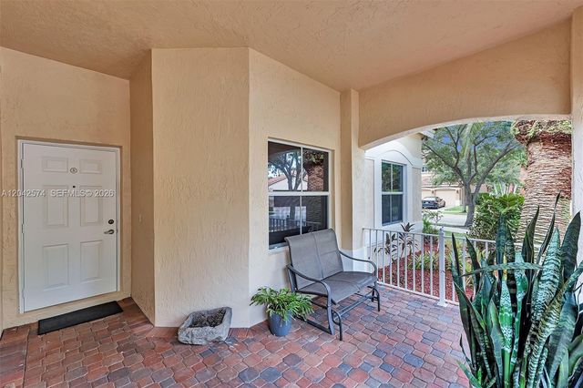 3711 Falcon Ridge Circle, Weston, FL 33331