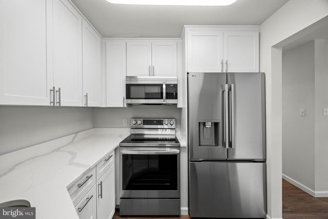 4214-C ABERDEEN DR, Mount Laurel, NJ 08054