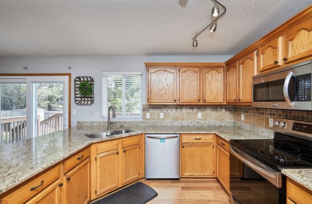 1018 S 50th Place, West Des Moines, IA 50265