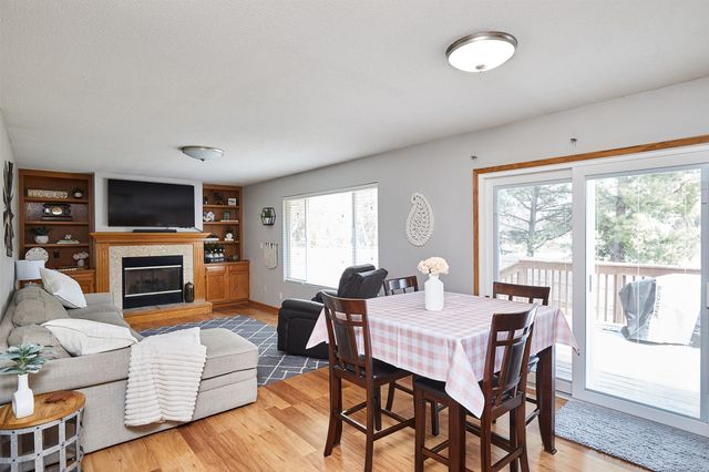 1018 S 50th Place, West Des Moines, IA 50265