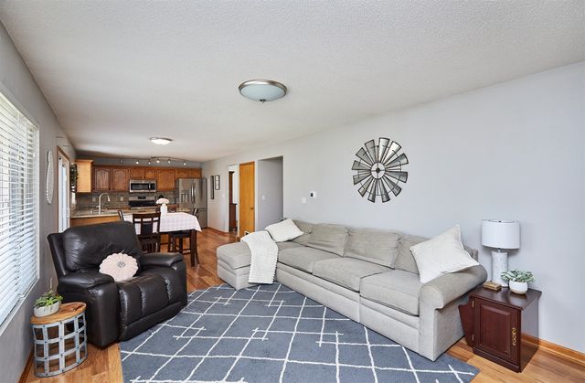 1018 S 50th Place, West Des Moines, IA 50265