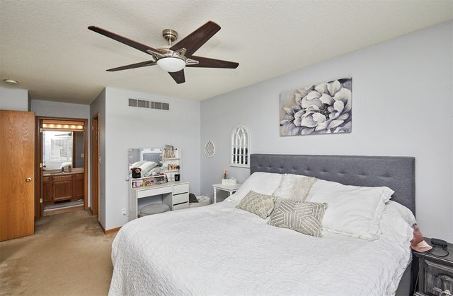 1018 S 50th Place, West Des Moines, IA 50265