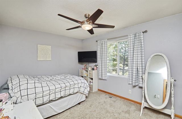 1018 S 50th Place, West Des Moines, IA 50265