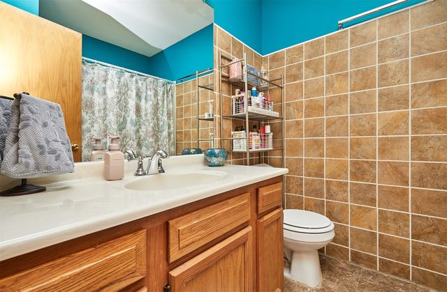 1018 S 50th Place, West Des Moines, IA 50265