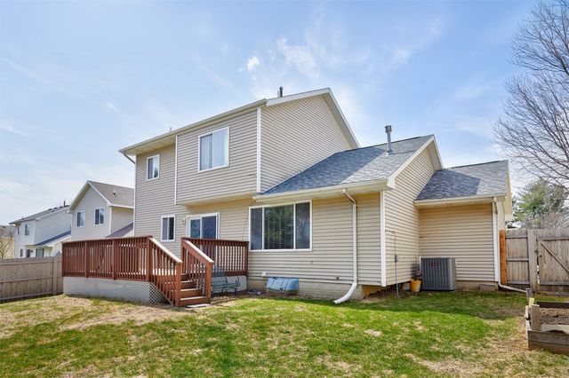 1018 S 50th Place, West Des Moines, IA 50265