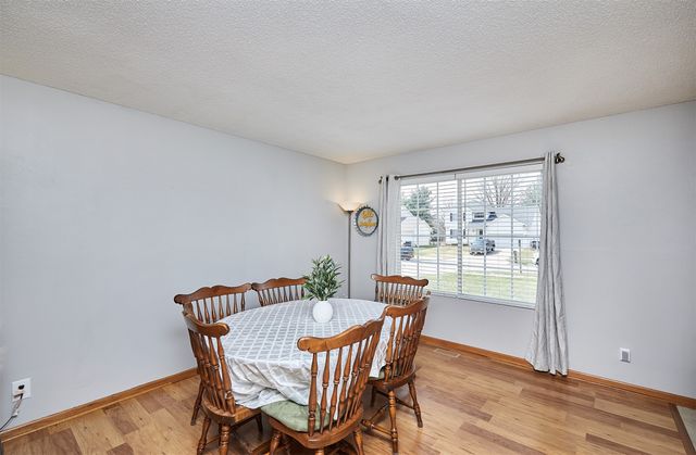 1018 S 50th Place, West Des Moines, IA 50265