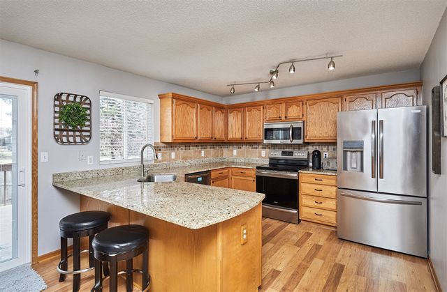 1018 S 50th Place, West Des Moines, IA 50265