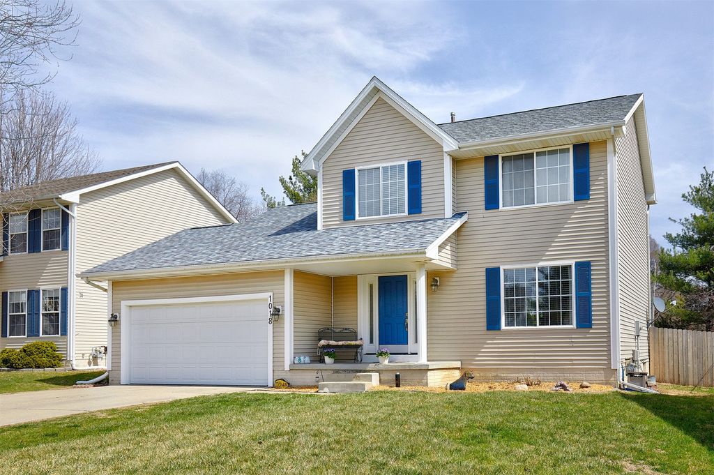 1018 S 50th Place, West Des Moines, IA 50265