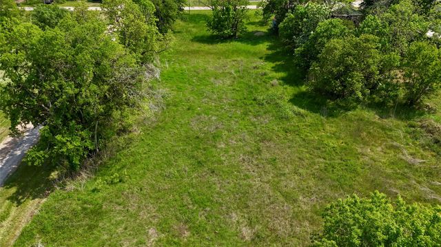 749 Caldwell ST, Lexington, TX 78947