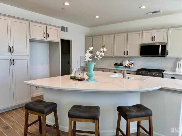 15123 Garethford Street, Bakersfield, CA 93311