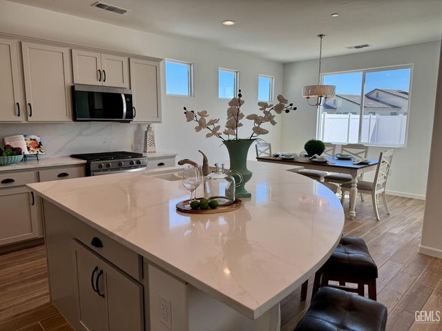 15123 Garethford Street, Bakersfield, CA 93311