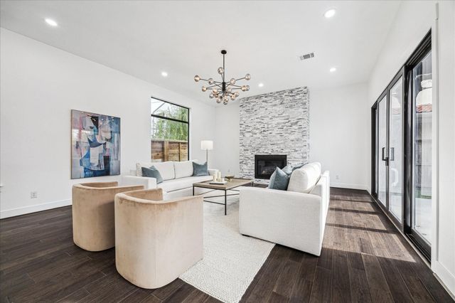 3209 Mcculloch Circle, Houston, TX 77056