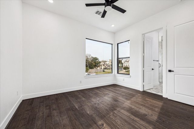 3209 Mcculloch Circle, Houston, TX 77056