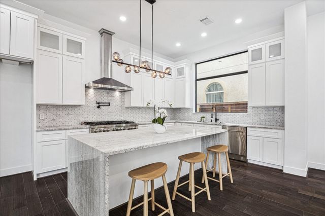 3209 Mcculloch Circle, Houston, TX 77056