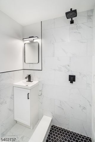 299 Halladay St, Jersey City, NJ 07304