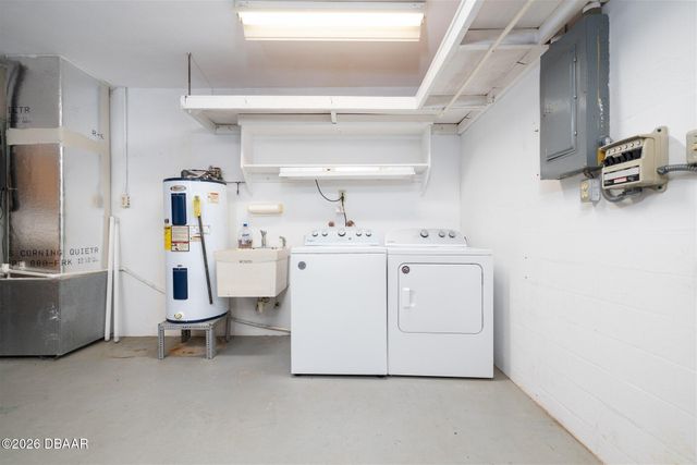 484 N Ridgewood Avenue, Ormond Beach, FL 32174